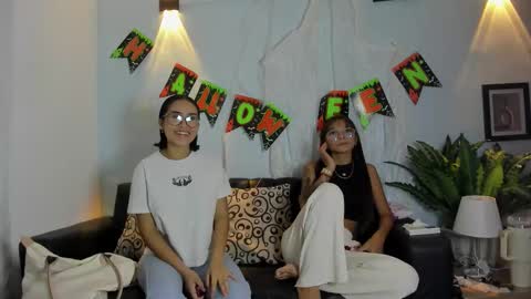 mia_petite72 online show from 4, 11, 2025