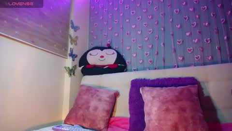 Snapshot of mia_petitebaby chatting on 17, 7, 2026 Ma online show from 17, 7, 2026
