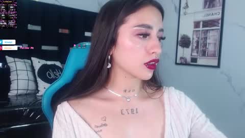 Snapshot of mia_ponce_a chatting on 17, 10, 2025 MIA online show from 17, 10, 2025