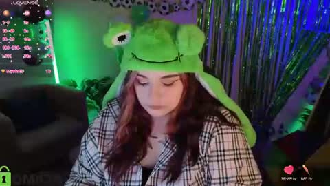 Snapshot of mia_r0ss chatting on 13, 6, 2026 Mia online show from 13, 6, 2026