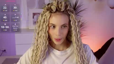 Mia online show from 6, 11, 2025