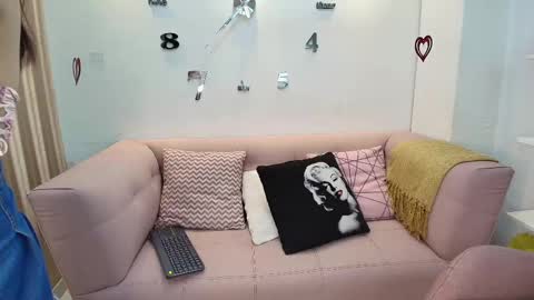 Mia online show from 8, 3, 2025