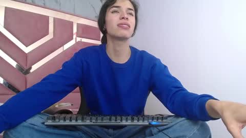 Snapshot of mia_swift_ch chatting on 18, 10, 2025 mia_swift_ch online show from 18, 10, 2025