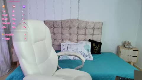 Mia  online show from 14, 11, 2025