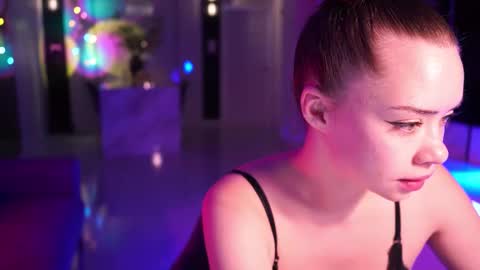 VixenMia online show from 27, 2, 2026