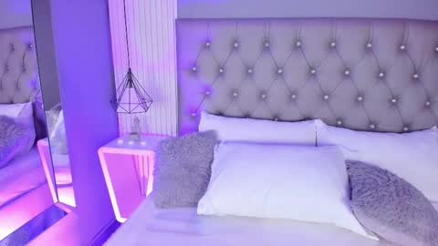 Snapshot of mia_vixenn chatting on 14, 12, 2025 mia vixenn online show from 14, 12, 2025