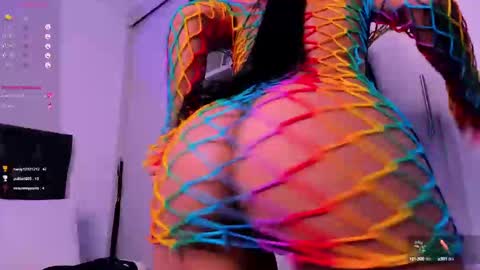 Snapshot of mia_world_ chatting on 20, 12, 2024 online show from 20, 12, 2024