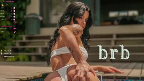 Snapshot of mia_world_ chatting on 16, 2, 2025 online show from 16, 2, 2025