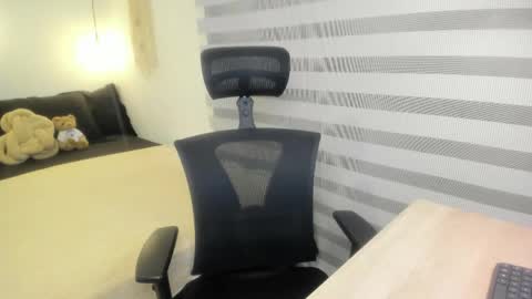 Mia   online show from 13, 5, 2026