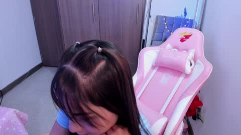 mia  nicolle online show from 9, 1, 2025