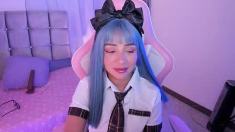 mia  nicolle online show from 21, 9, 2025