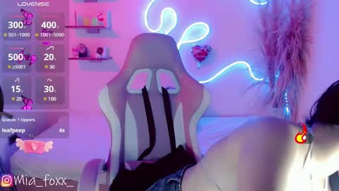 Mia online show from 4, 3, 2025