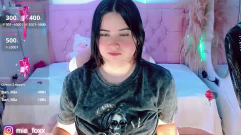 Mia online show from 5, 10, 2025