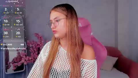 Snapshot of miaa_hill chatting on 27, 6, 2026 Mia online show from 27, 6, 2026