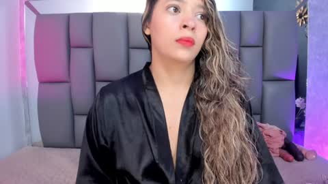 Mia online show from 1, 2, 2025