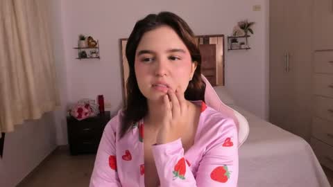 Mia  online show from 16, 4, 2026