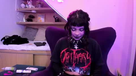 Mia online show from 1, 2, 2025