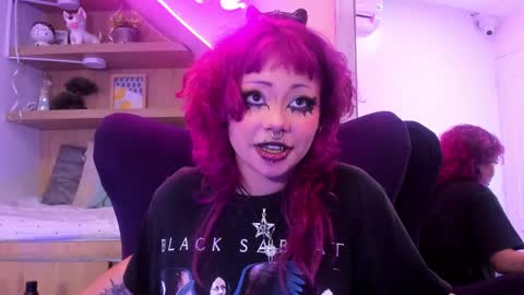 Mia online show from 23, 2, 2025