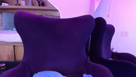 Mia online show from 12, 3, 2025