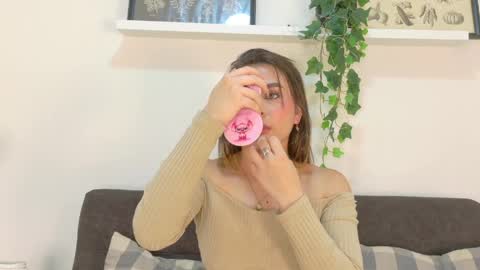 miaanderson__ online show from 14, 4, 2026