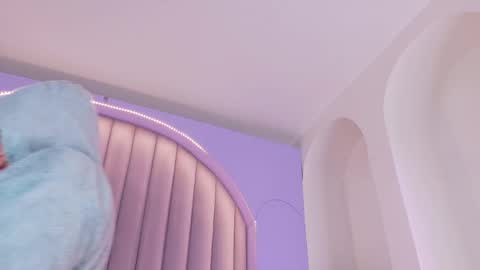 miaanderson__ online show from 17, 4, 2026