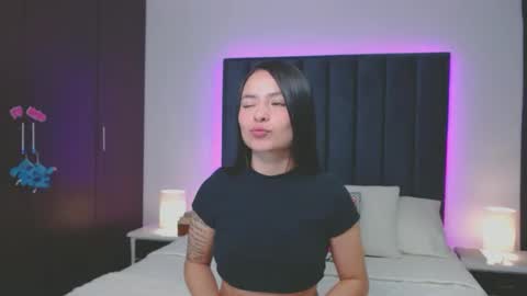 miaandnaty1 online show from 4, 1, 2025