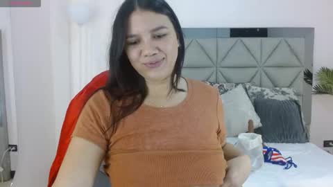 Mia Rodriguez online show from 26, 11, 2025