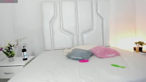 miaatorres_ online show from 17, 4, 2026