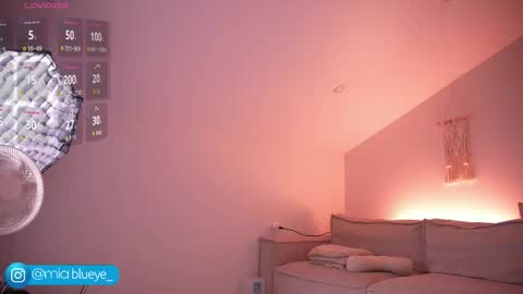 miablueye online show from 16, 9, 2025