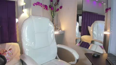 Mia Camille online show from 2, 7, 2026