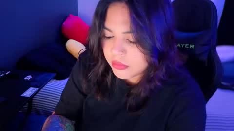 Mia online show from 4, 4, 2026