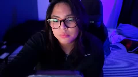 Mia online show from 5, 4, 2026