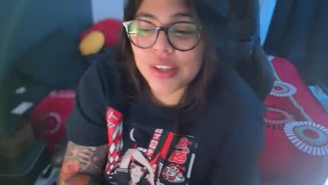 Mia online show from 12, 4, 2026