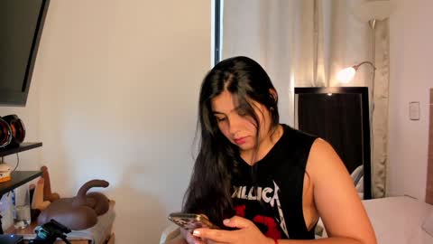 IG Yojanagomez  online show from 6, 2, 2025