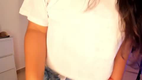 IG Yojanagomez  online show from 22, 11, 2025