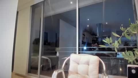 Snapshot of miaduval chatting on 6, 11, 2025 Mia online show from 6, 11, 2025