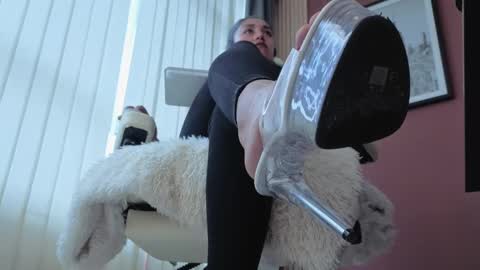 Snapshot of miafix chatting on 13, 10, 2025 Mia Carter Schedule 800 - 1430 gtm-5 online show from 13, 10, 2025