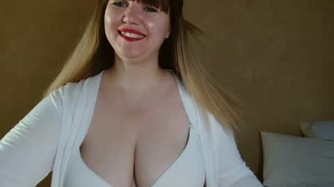 Snapshot of miafoxisja chatting on 25, 9, 2025 MiaFoxisJa online show from 25, 9, 2025