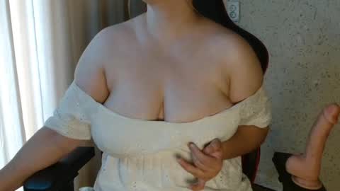 Snapshot of miafoxisja chatting on 6, 7, 2026 MiaFoxisJa online show from 6, 7, 2026