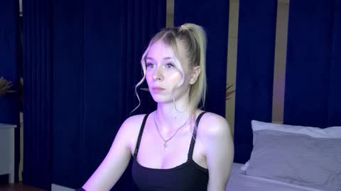 Snapshot of miagraces chatting on 2, 10, 2025 Mia online show from 2, 10, 2025