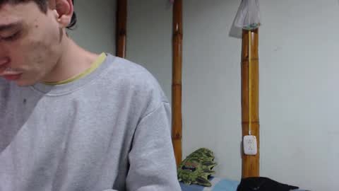 Mia  Sam online show from 4, 3, 2025