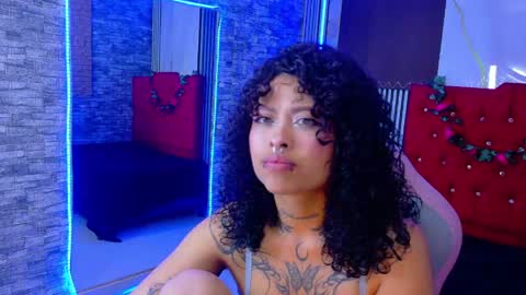 MIA VELEZ online show from 20, 4, 2026