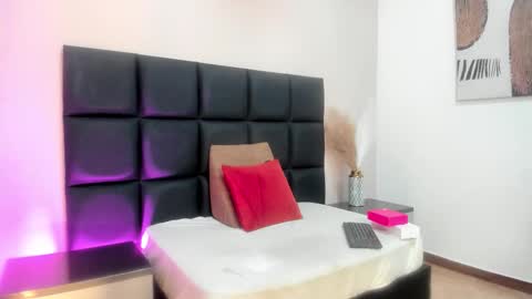 miahertz online show from 3, 2, 2026