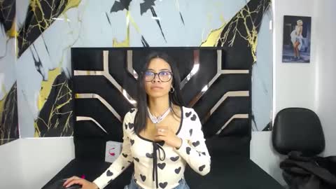 miahotcs online show from 10, 2, 2026