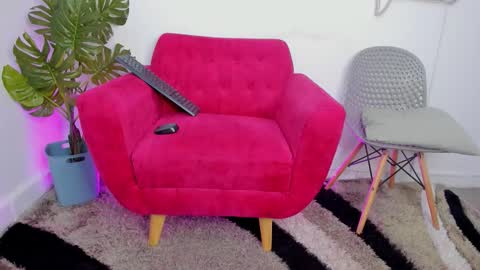 Mia Khalifa online show from 9, 10, 2025