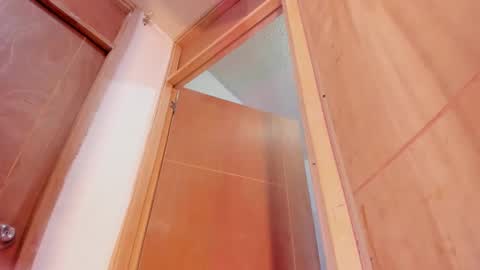 miakirshner_ online show from 12, 9, 2025