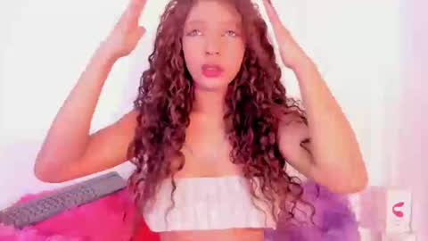 miakirshner_ online show from 25, 11, 2025