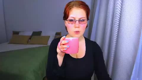 mialacrice online show from 9, 6, 2026