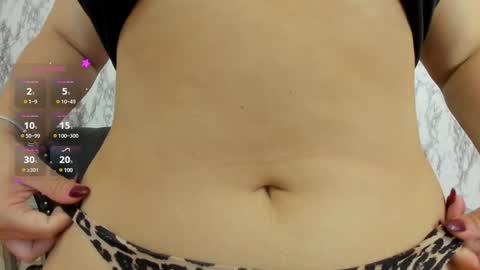 Snapshot of miamontoya chatting on 22, 1, 2025 Mia   -5 7001400 Follow  online show from 22, 1, 2025