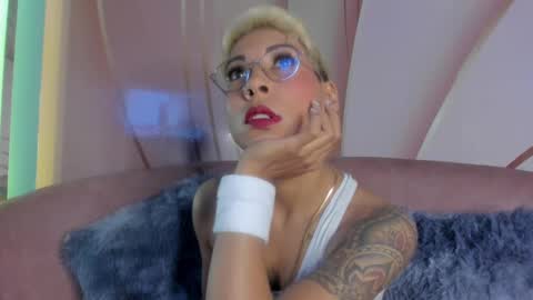 Mia Morgann online show from 6, 1, 2025